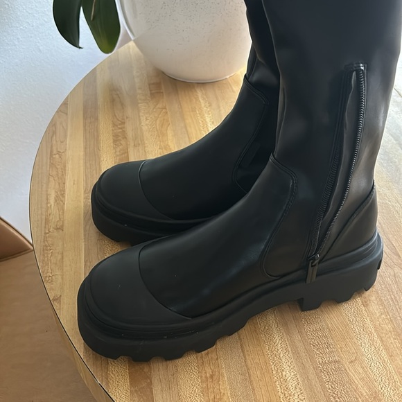 Charles and Keith Indra Boot - Picture 7 of 13